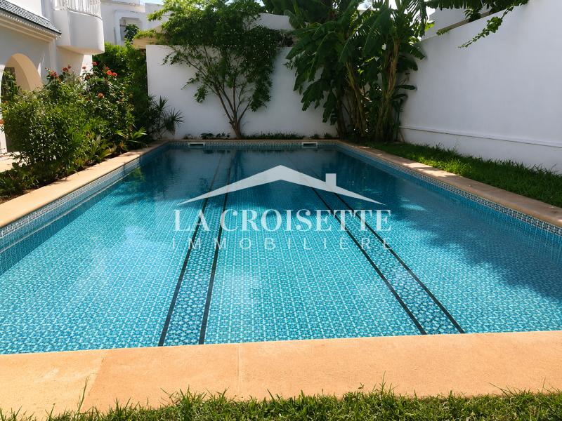 Villa S+6 avec piscine à Carthage 